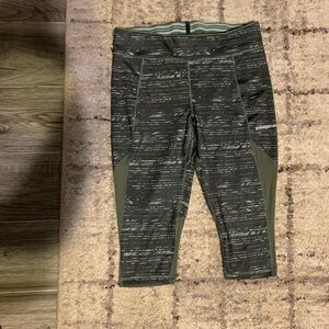 Patagonia crop leggings